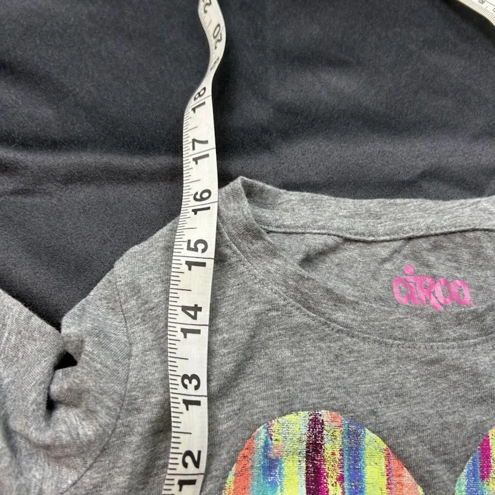 Circo GIRLS Light Grey Long Sleeve Shirt with Rainbow Heart Size XS / 4-5Y